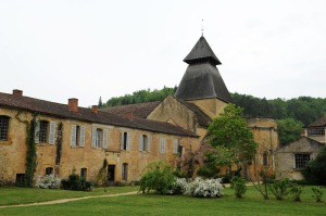 1-Eglise-abbatiale-Notre-Dame-de-la-Nativite-a-Buisson-de-Cadouin